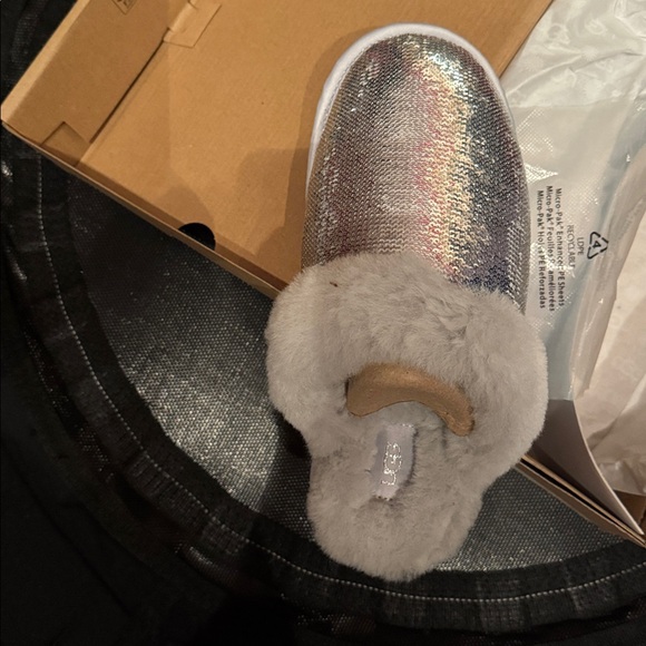 UGG Women’s Scuffette II Slippers in “Mirror Ball” Silver Sequin - Picture 6 of 10